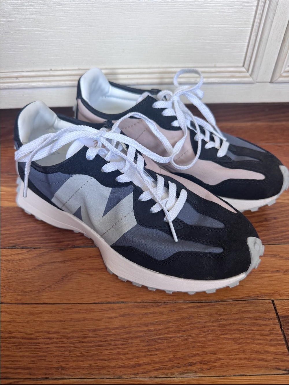 New Balance Men's Black & Gray Casual Running Sneakers - Lace-Up Comfort